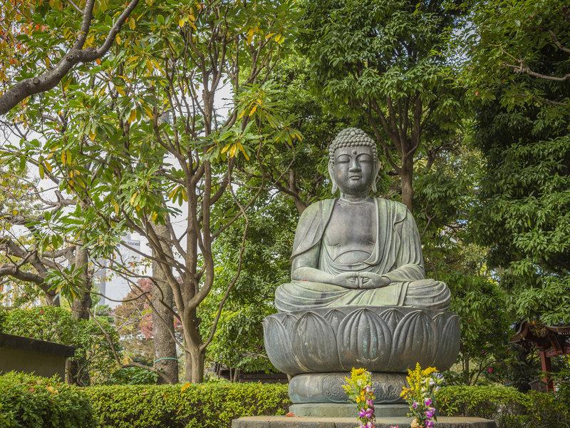 Professor from McDaniel College visits Loyola, applies Buddhist Philosophy to PTSD