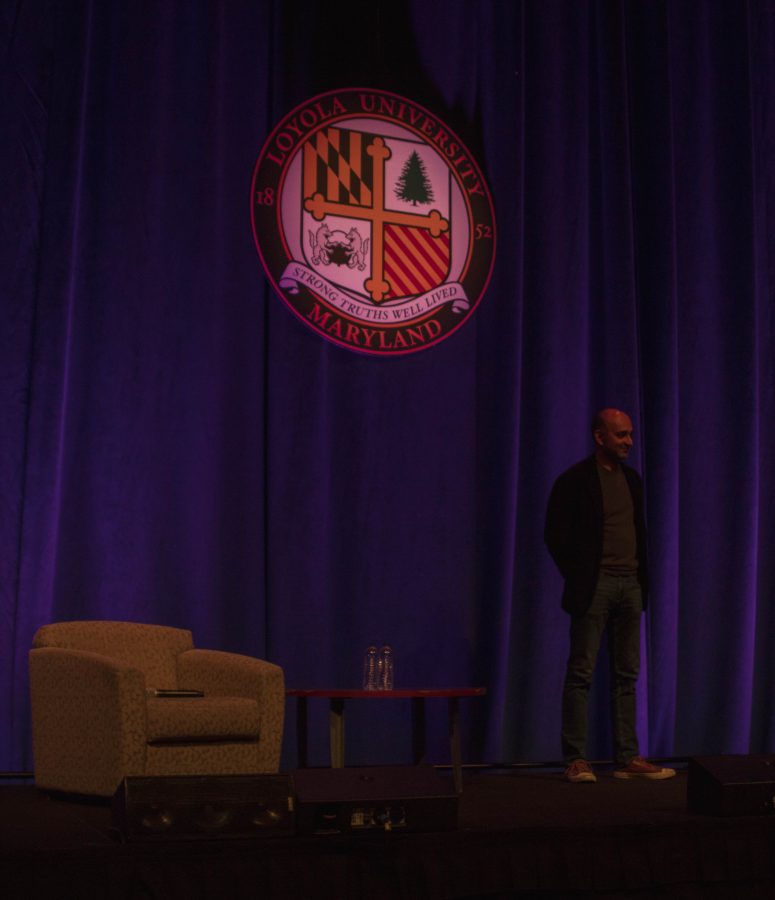 “Rights of Passage:” Mohsin Hamid delivers Hanway Lecture and Humanities Symposium Keynote