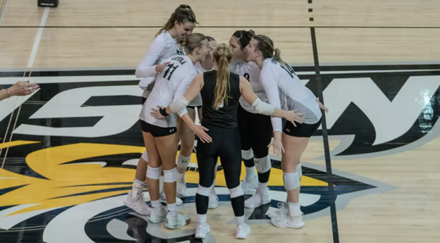 Women’s Volleyball Runs a Fundraiser for their 2024 Home Opener