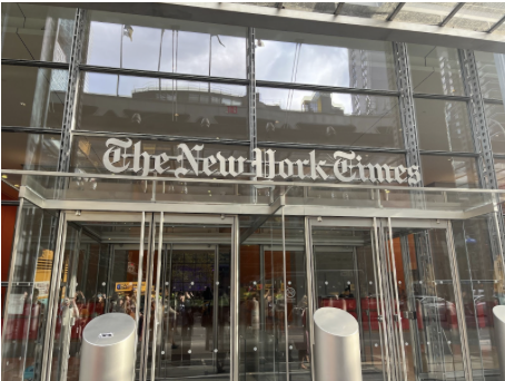 Loyola Students Travel to the Big Apple for a Tour of The New York Times Building